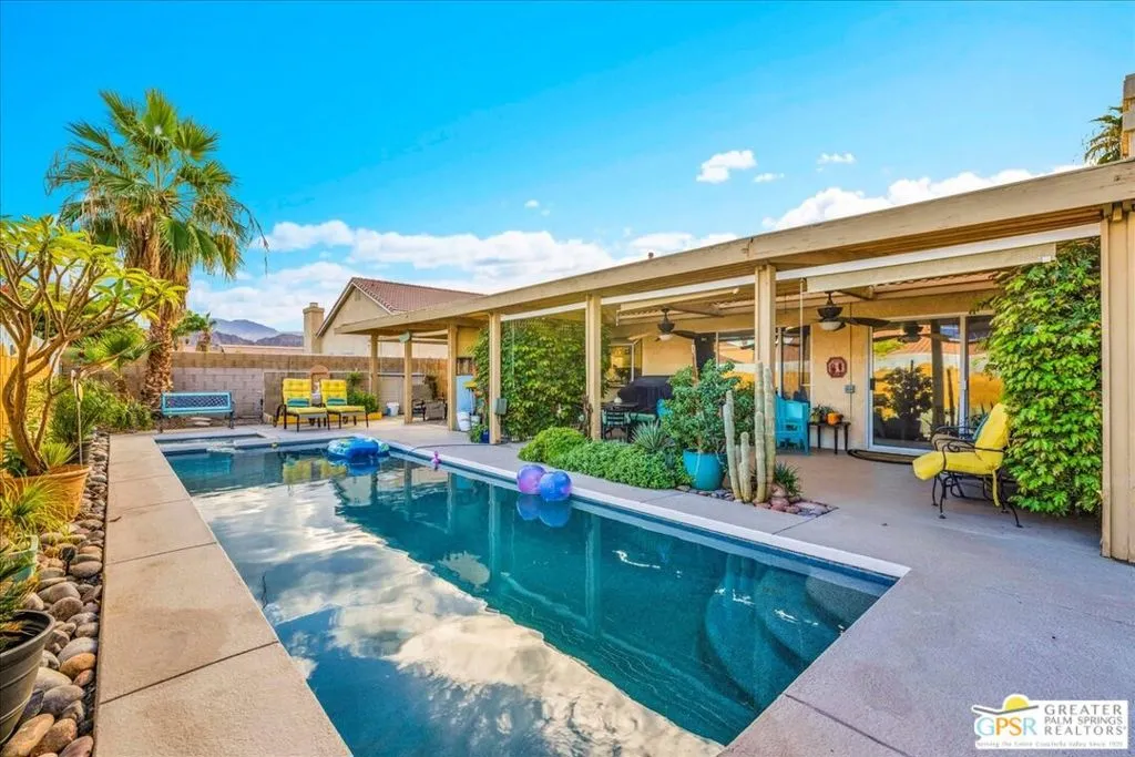 42644 Devonshire Street, Palm Desert, California 92211 home-pic-11