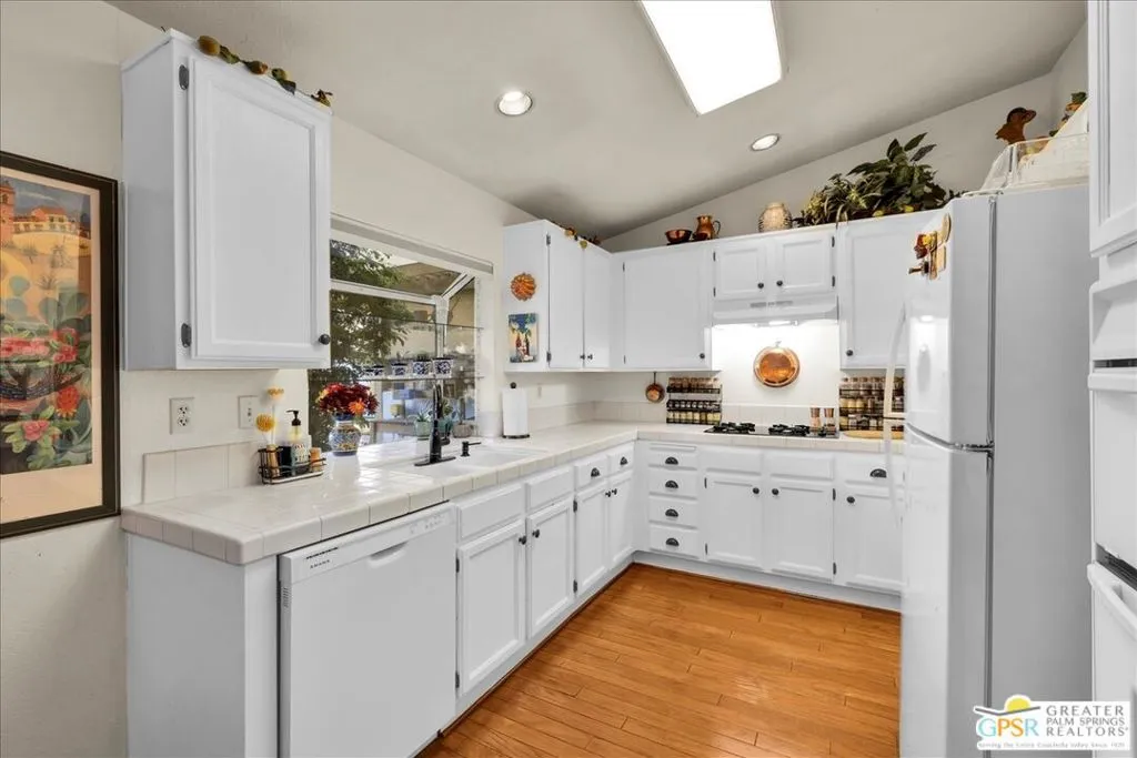 42644 Devonshire Street, Palm Desert, California 92211 home-pic-33