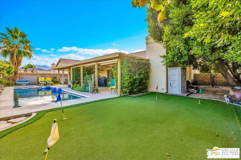 42644 Devonshire Street, Palm Desert, California 92211 home-pic-13
