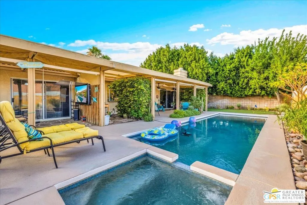 42644 Devonshire Street, Palm Desert, California 92211 home-pic-15