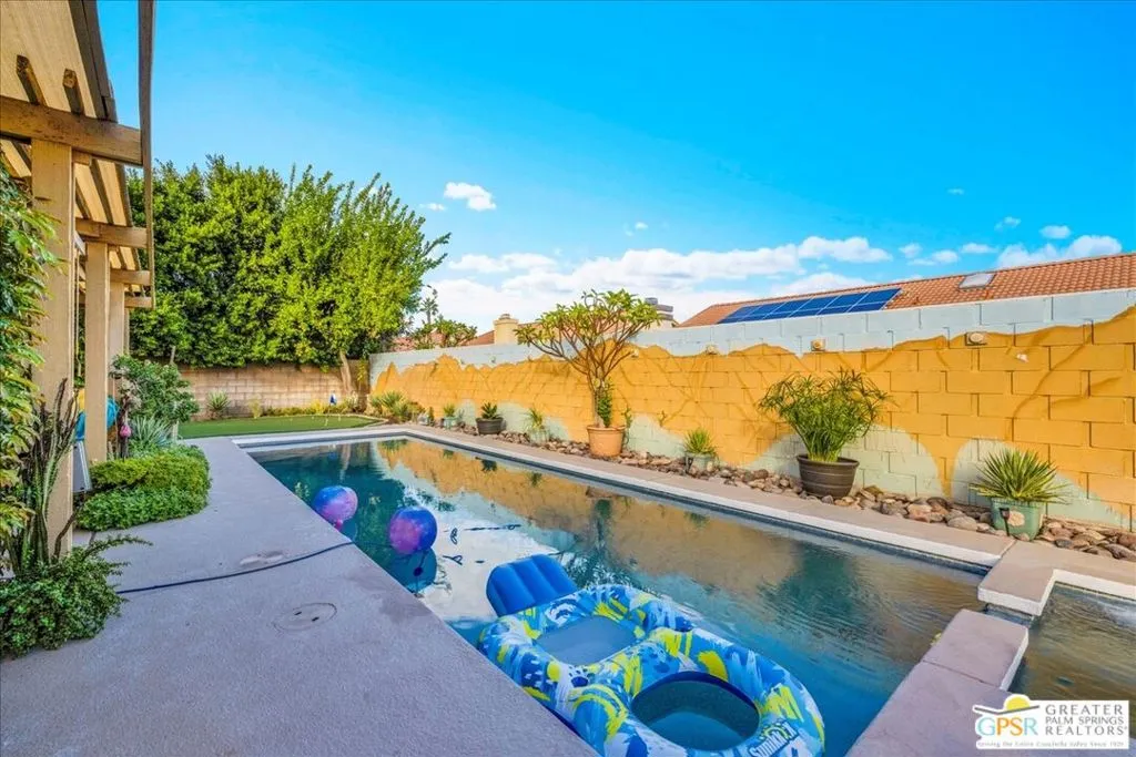 42644 Devonshire Street, Palm Desert, California 92211 home-pic-14