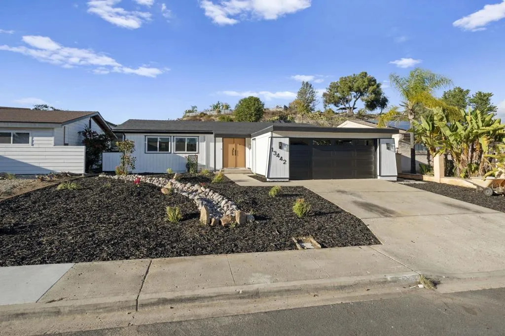 13442 Mountainside Dr, Poway, California 92064 home-pic-0