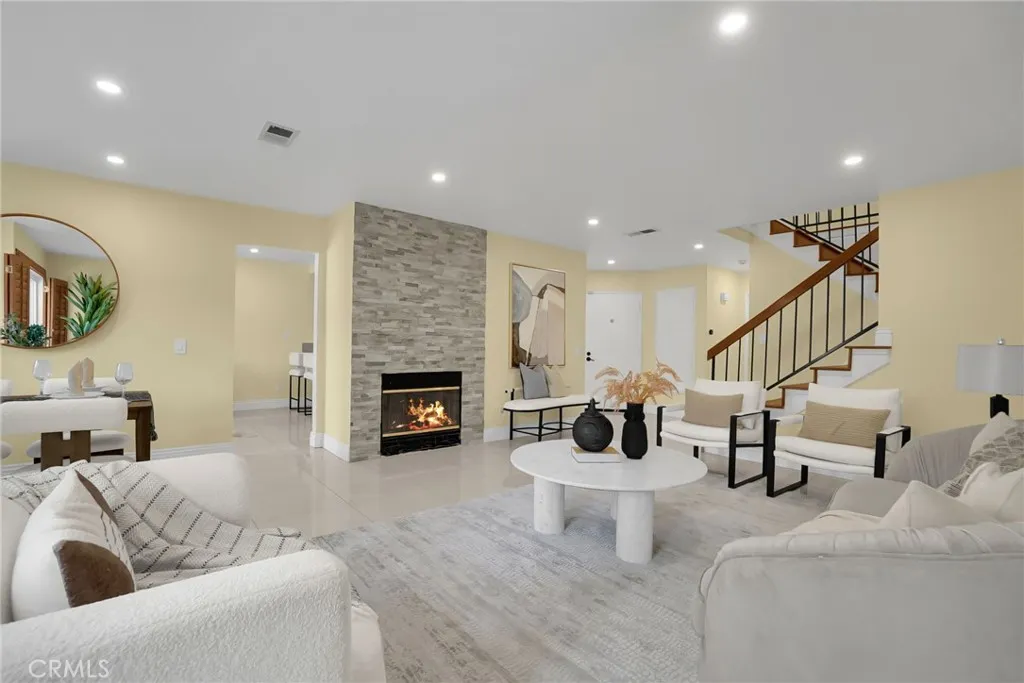 2101 Dublin Lane 2, Diamond Bar, California 91765 home-pic-2