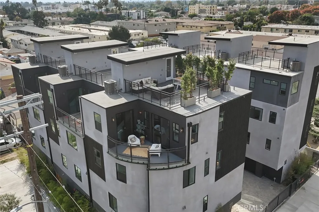 6059 N Tujunga Avenue, North Hollywood, California 91606 home-pic-2