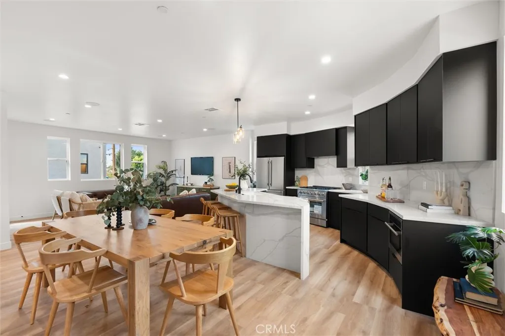 6059 N Tujunga Avenue, North Hollywood, California 91606 home-pic-4