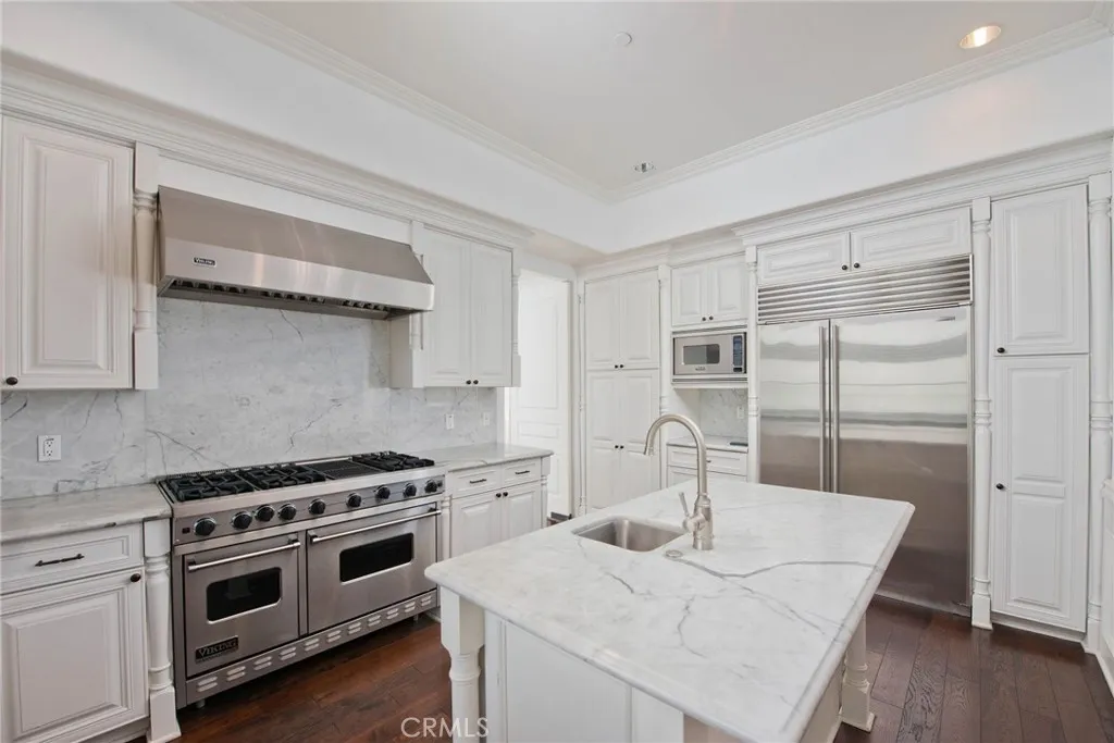 558 Hillgreen Drive 207, Beverly Hills, California 90212 home-pic-12