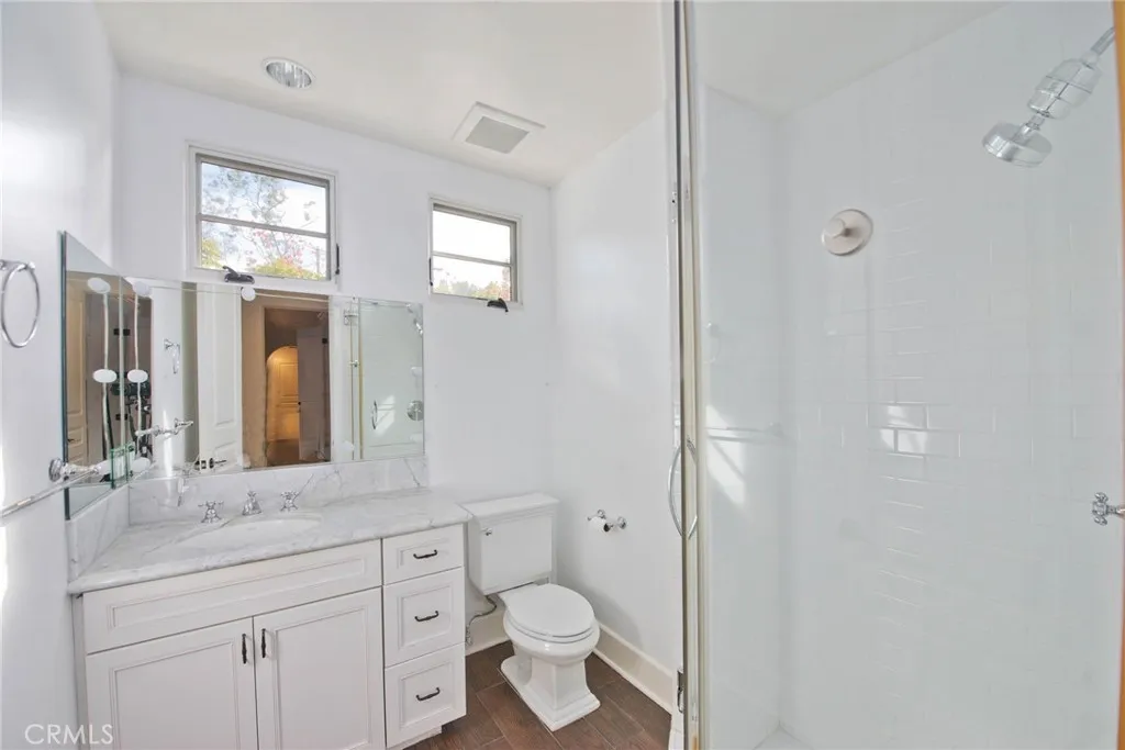558 Hillgreen Drive 207, Beverly Hills, California 90212 home-pic-21