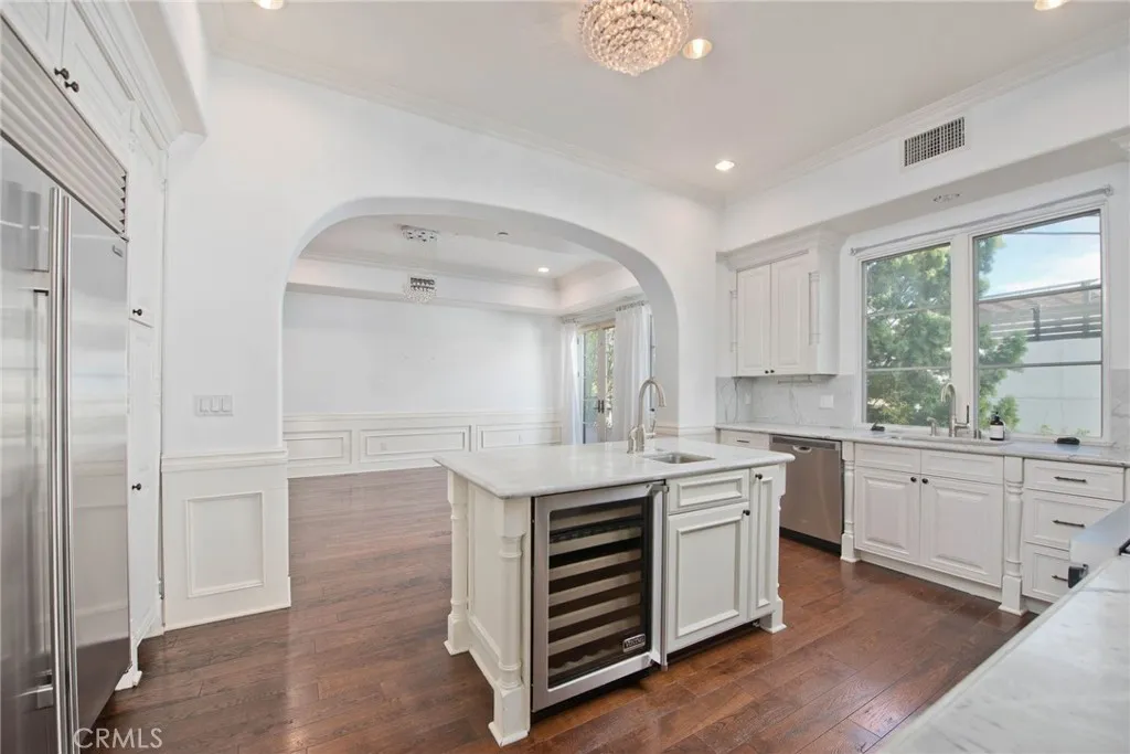 558 Hillgreen Drive 207, Beverly Hills, California 90212 home-pic-13