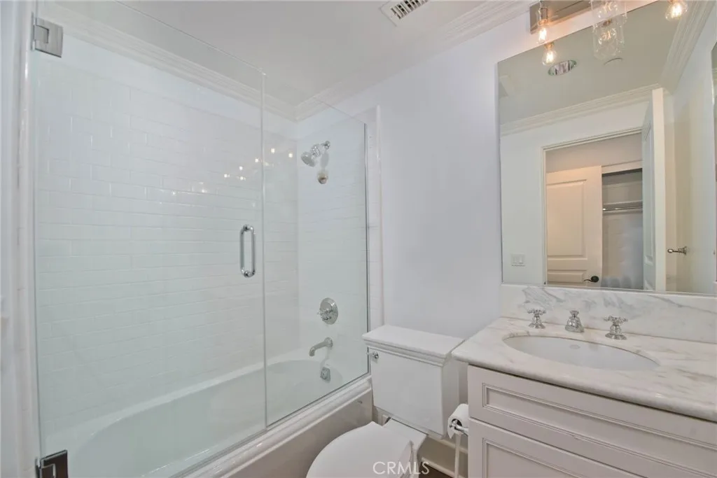 558 Hillgreen Drive 207, Beverly Hills, California 90212 home-pic-24