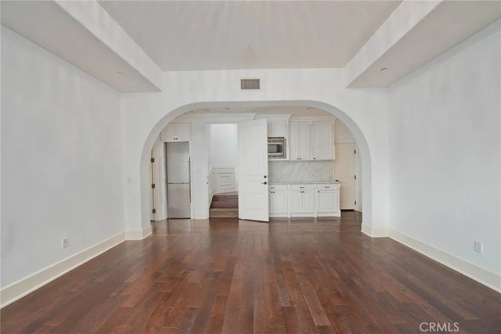 558 Hillgreen Drive 207, Beverly Hills, California 90212 home-pic-29