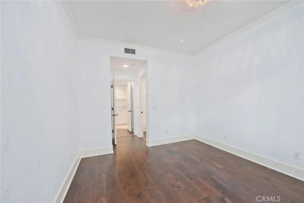 558 Hillgreen Drive 207, Beverly Hills, California 90212 home-pic-25