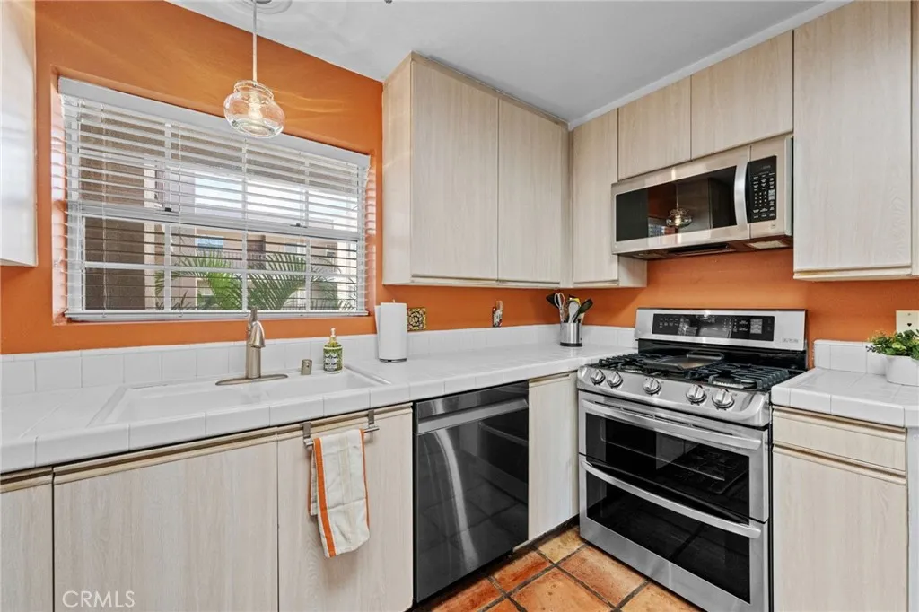 801 Pine Avenue 304, Long Beach, California 90813 home-pic-14