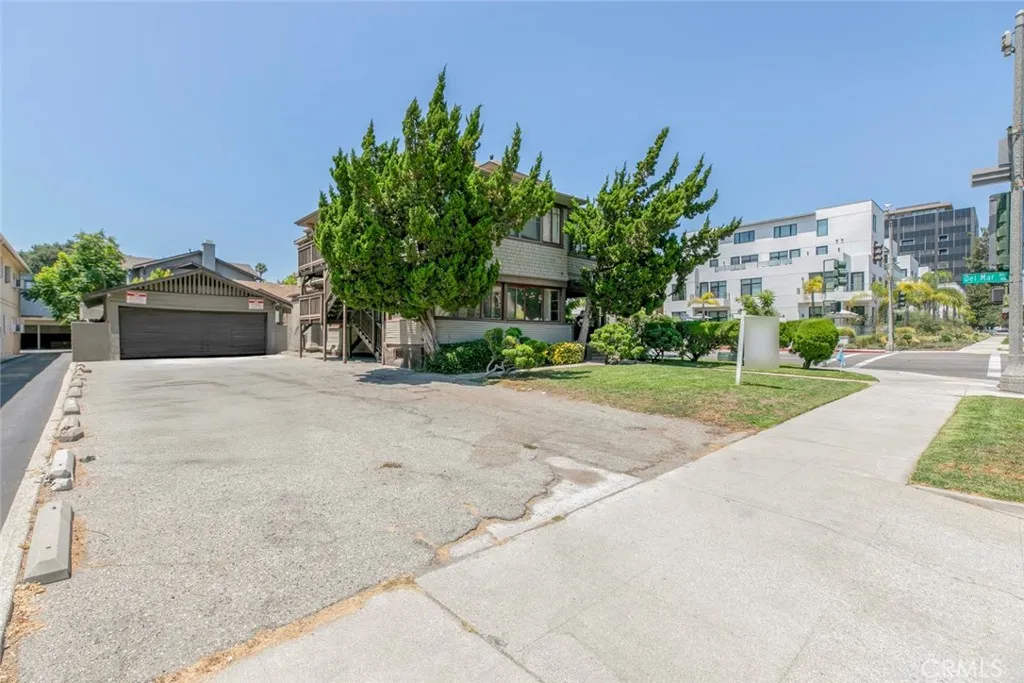 325 S Los Robles Avenue, Pasadena, California 91101 home-pic-35