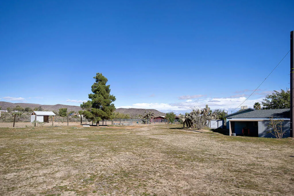 5134 Mormon Avenue, Yucca Valley, California 92284 home-pic-25