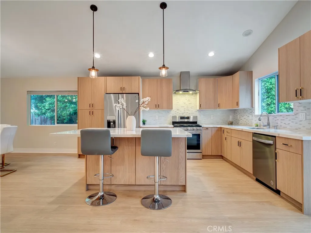 17961 Martha Street, Encino, California 91316 home-pic-10