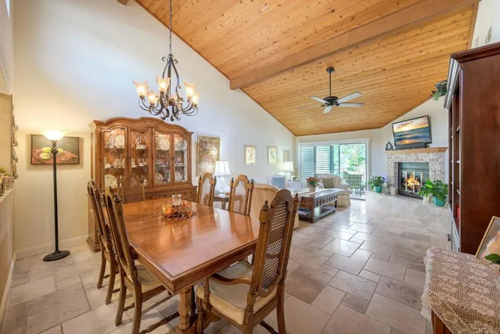 8539 Circle R Valley Lane, Escondido, California 92026