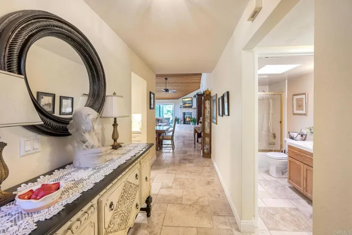 8539 Circle R Valley Lane, Escondido, California 92026