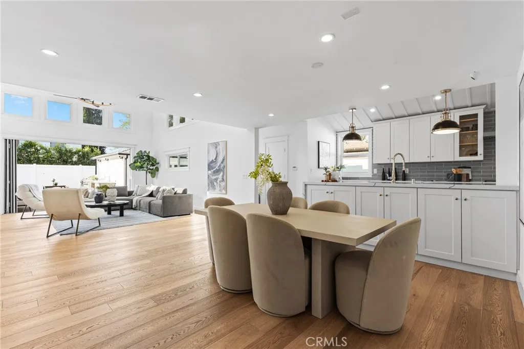 12947 La Maida Street, Sherman Oaks, California 91423 home-pic-4