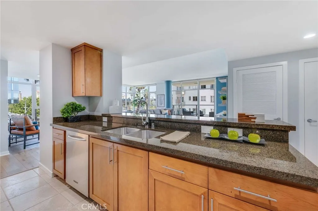 400 W Ocean Boulevard 206, Long Beach, California 90802 home-pic-9
