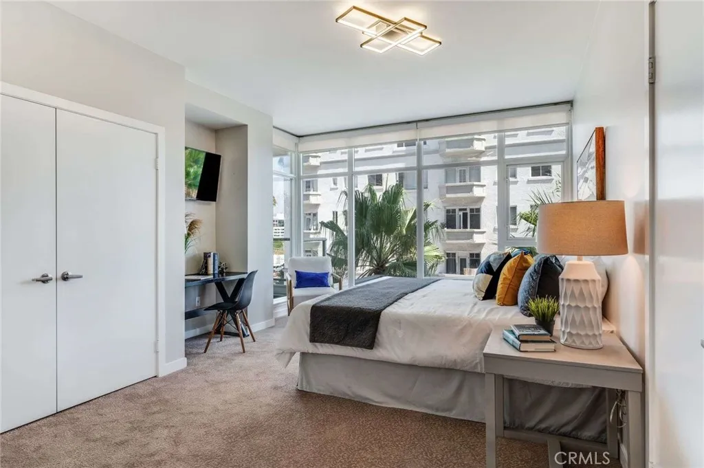 400 W Ocean Boulevard 206, Long Beach, California 90802 home-pic-17