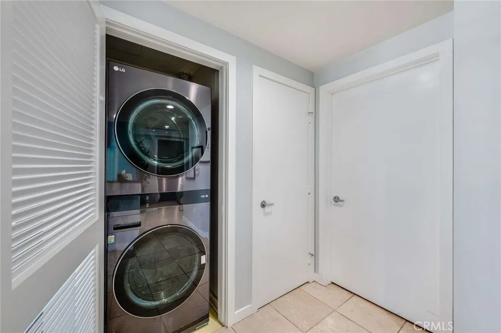 400 W Ocean Boulevard 206, Long Beach, California 90802 home-pic-24