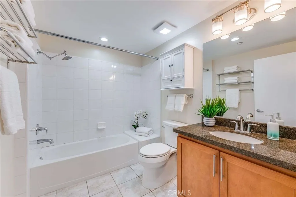 400 W Ocean Boulevard 206, Long Beach, California 90802 home-pic-23