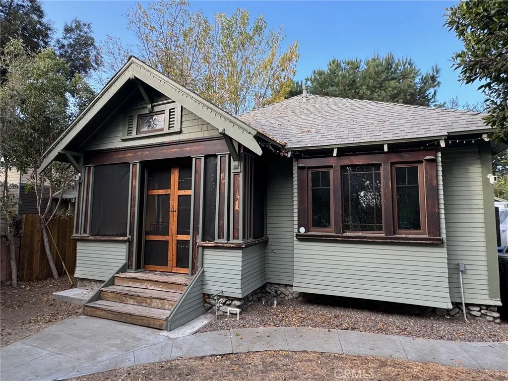 1355 N Gordon Street, Pomona, California 91768 home-pic-10