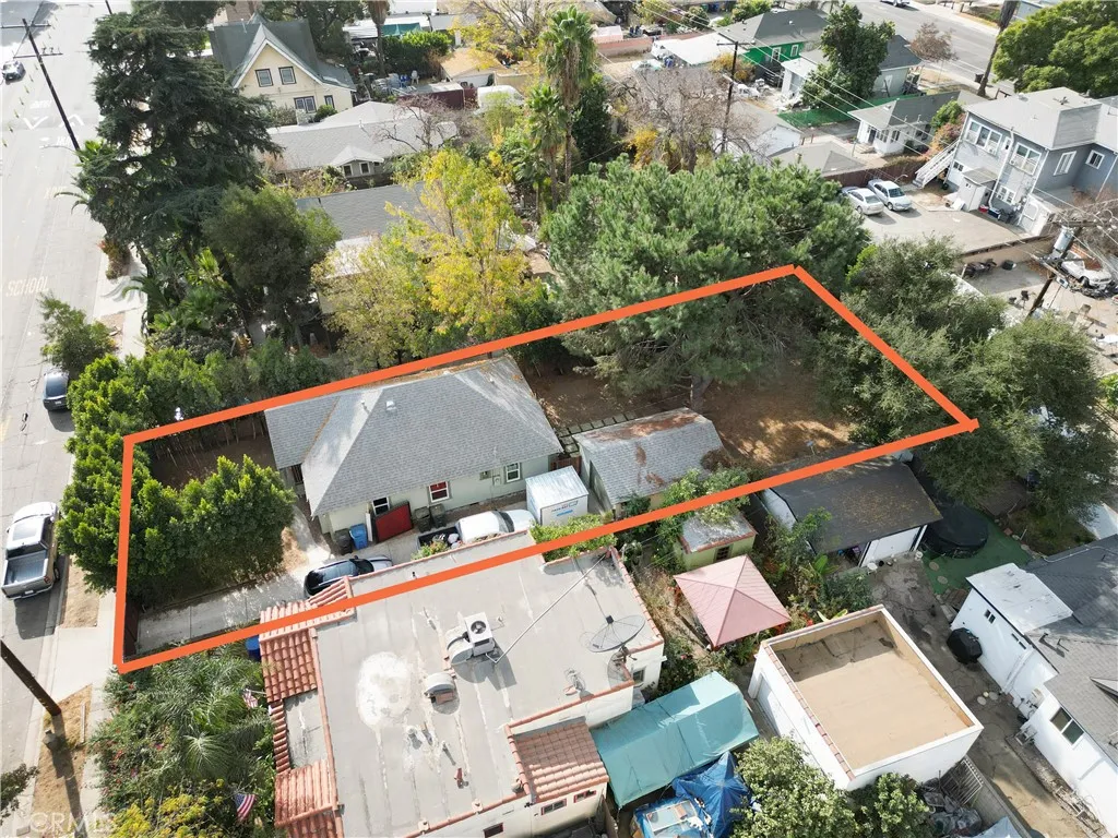 1355 N Gordon Street, Pomona, California 91768 home-pic-51