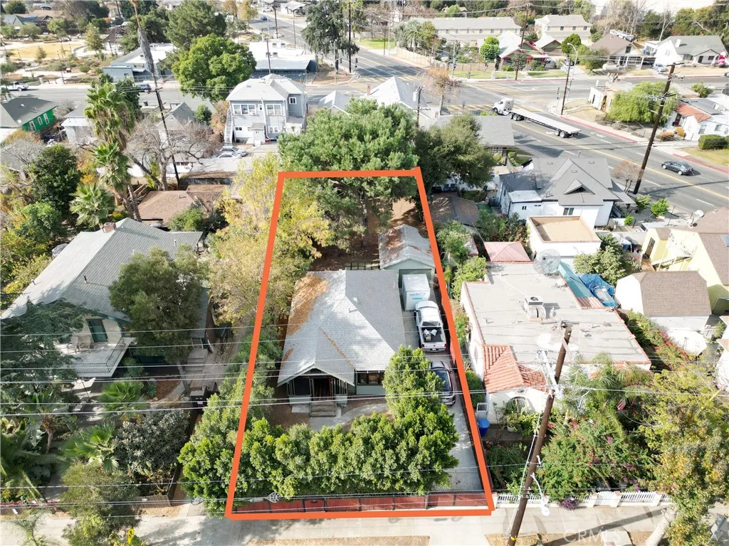 1355 N Gordon Street, Pomona, California 91768 home-pic-2