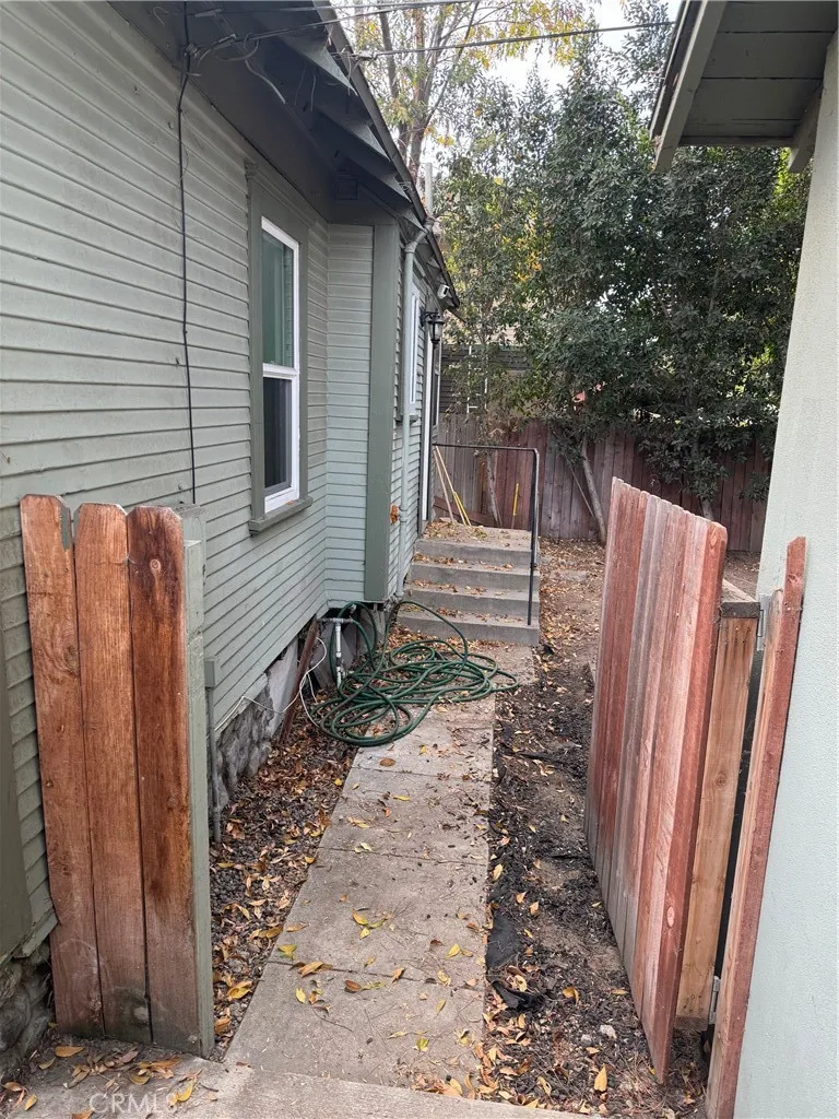 1355 N Gordon Street, Pomona, California 91768 home-pic-42