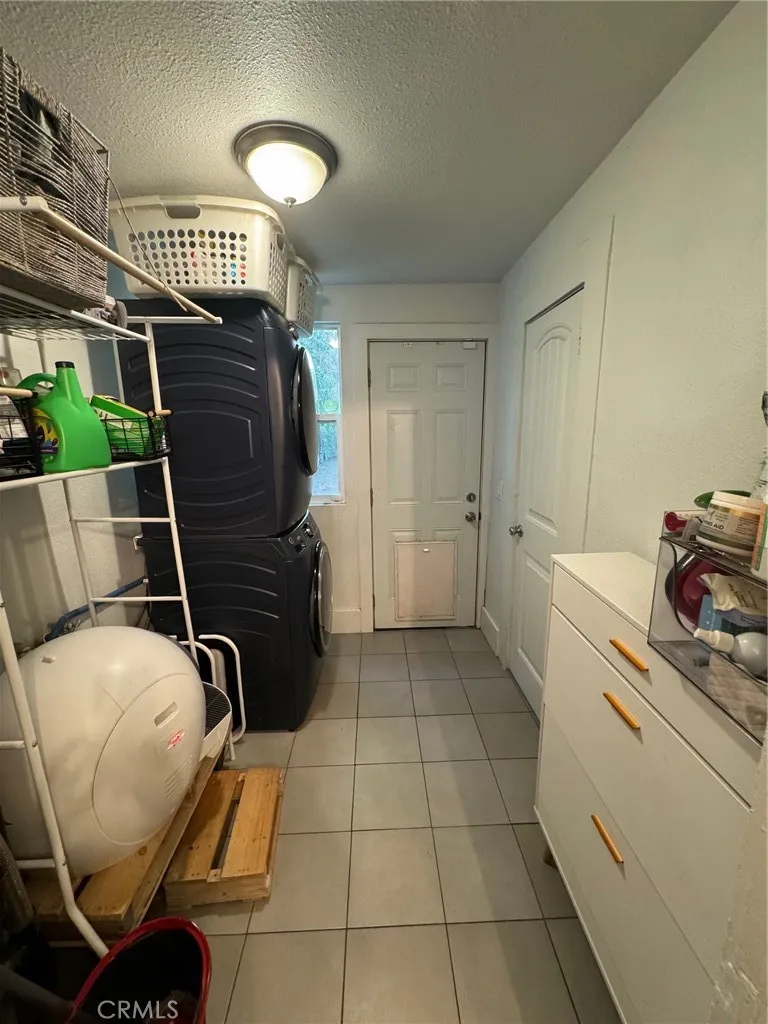 1355 N Gordon Street, Pomona, California 91768 home-pic-41
