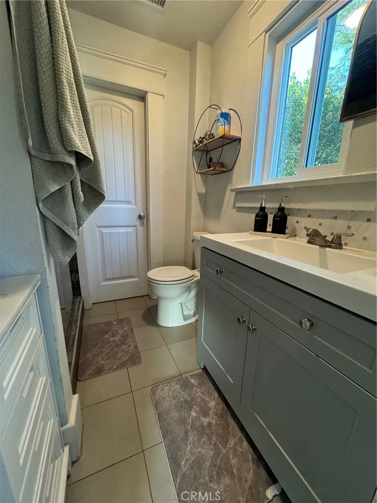 1355 N Gordon Street, Pomona, California 91768 home-pic-37