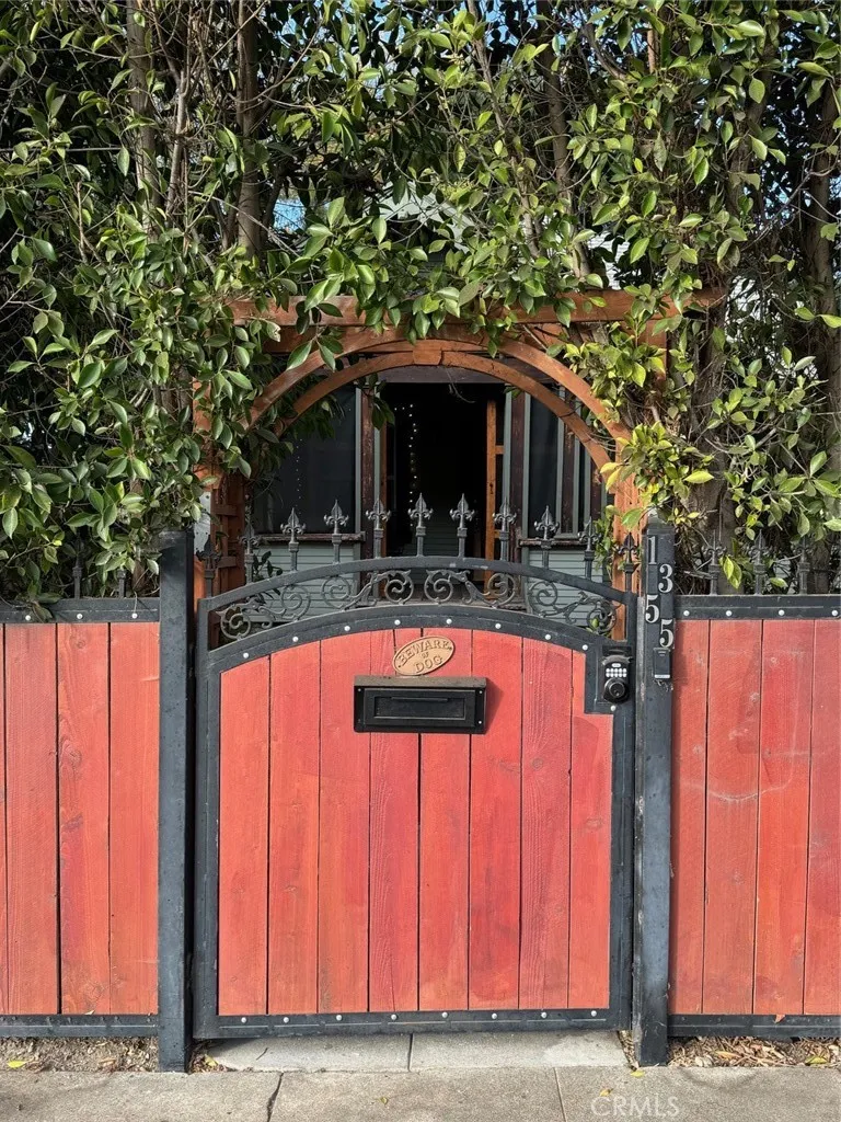1355 N Gordon Street, Pomona, California 91768 home-pic-7