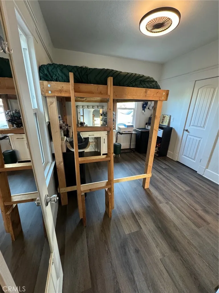 1355 N Gordon Street, Pomona, California 91768 home-pic-34