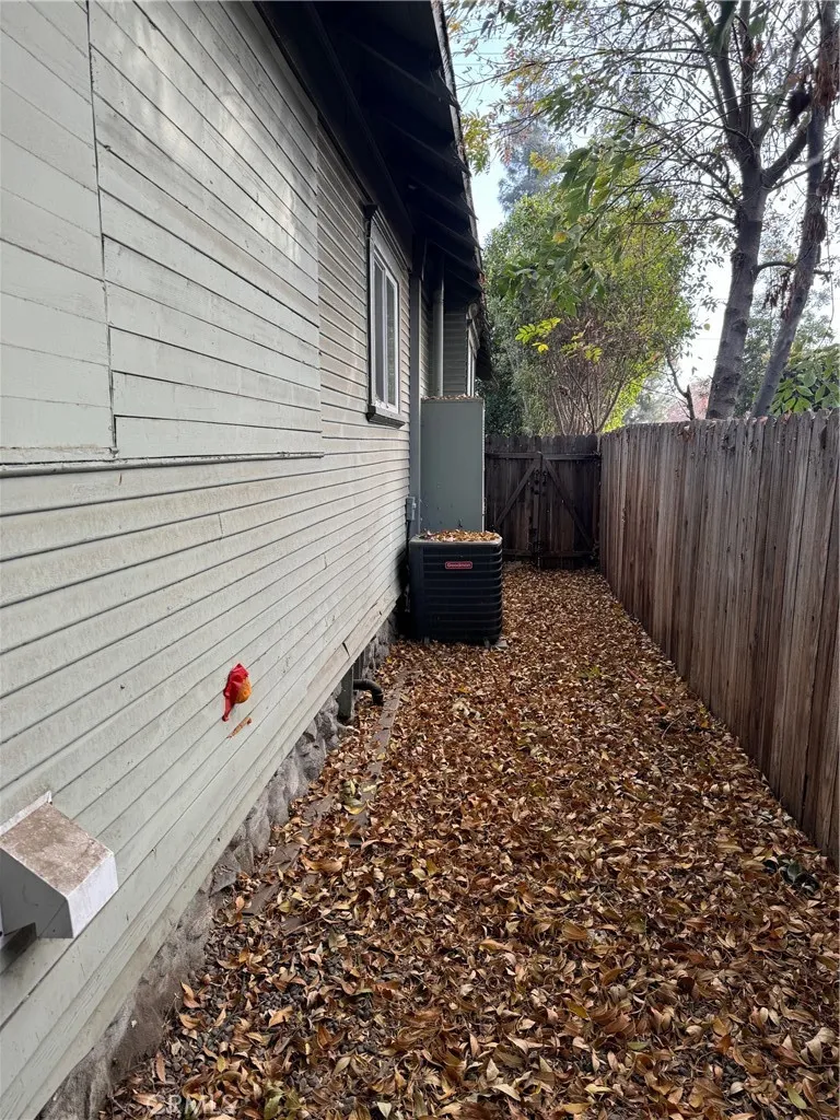 1355 N Gordon Street, Pomona, California 91768 home-pic-50