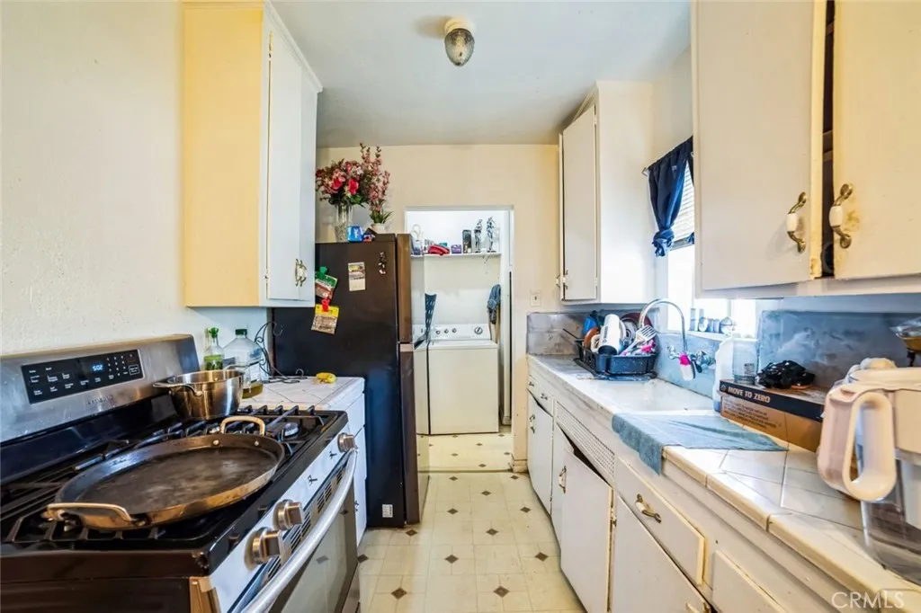 938 E 2nd Street, San Bernardino, California 92408 home-pic-18