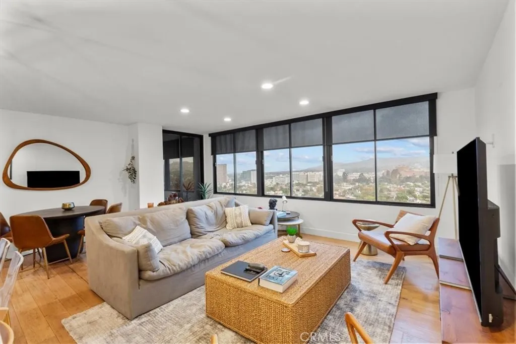10501 Wilshire, Los Angeles, California 90024 home-pic-1