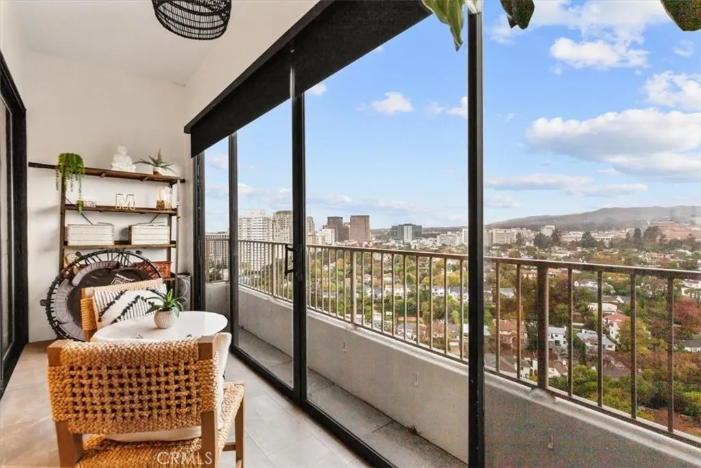 10501 Wilshire, Los Angeles, California 90024 home-pic-15