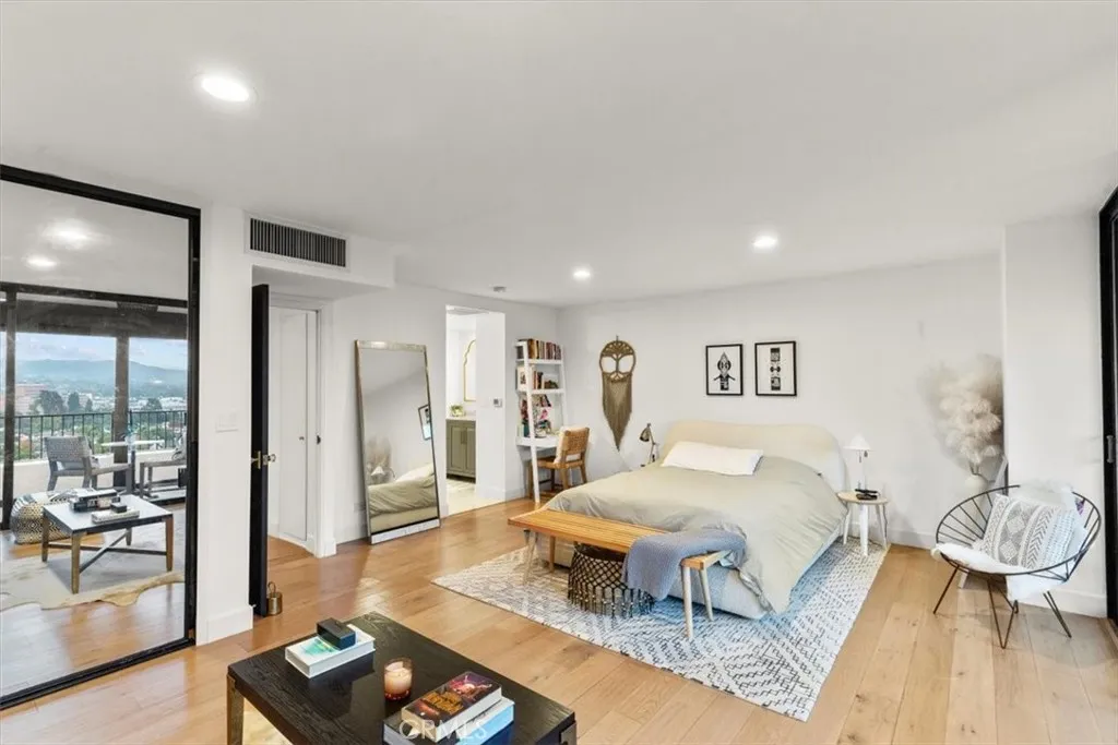 10501 Wilshire, Los Angeles, California 90024 home-pic-13