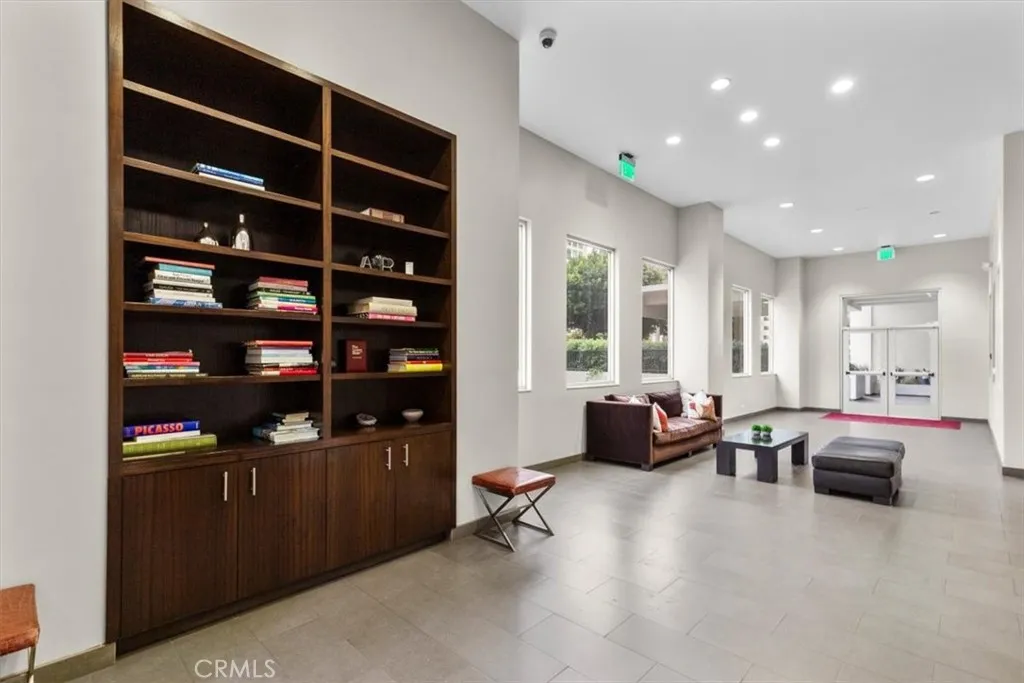 10501 Wilshire, Los Angeles, California 90024 home-pic-23