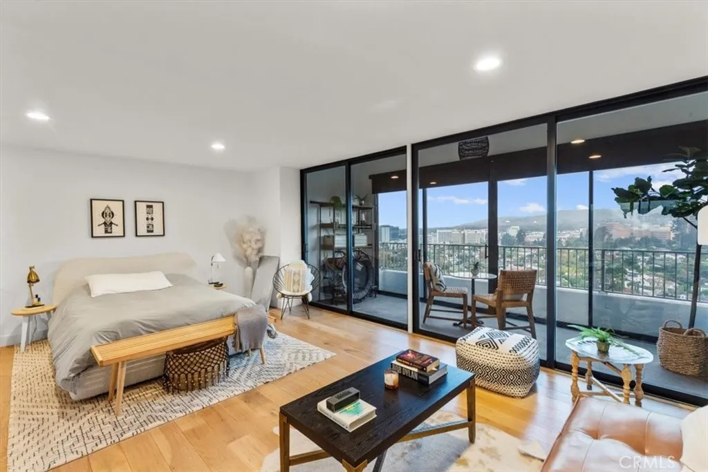 10501 Wilshire, Los Angeles, California 90024 home-pic-12