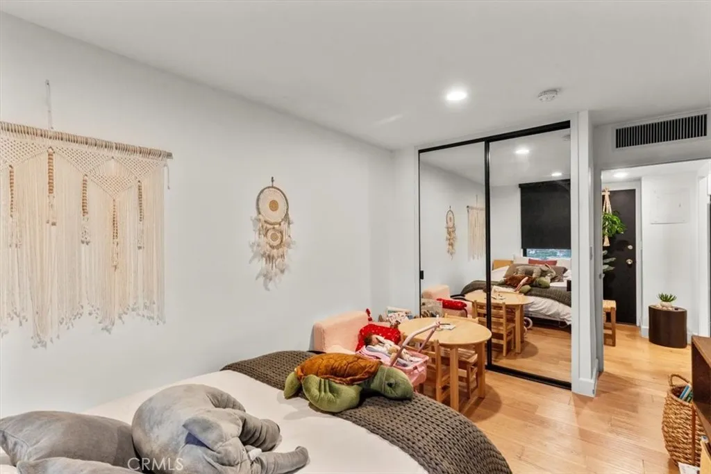 10501 Wilshire, Los Angeles, California 90024 home-pic-11