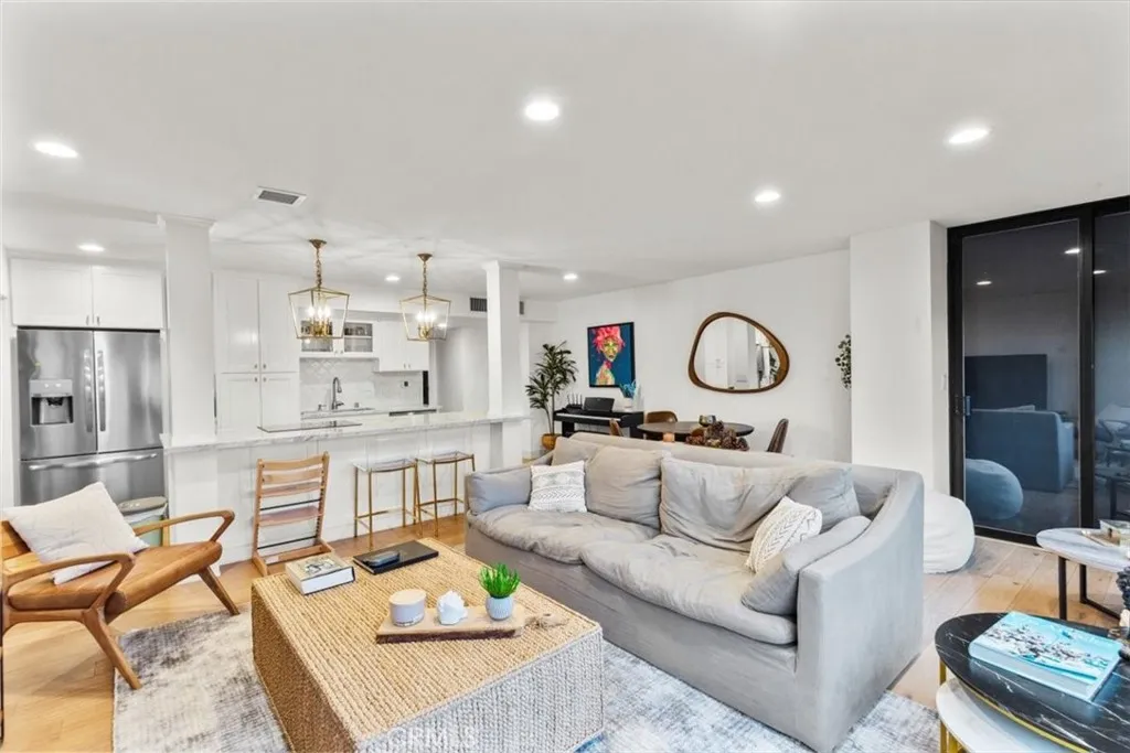 10501 Wilshire, Los Angeles, California 90024 home-pic-6