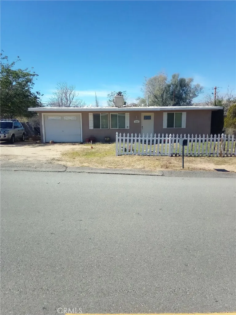 7454 Acoma, Yucca Valley, California 92284 home-pic-0