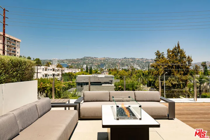 Private roof deck for this uni