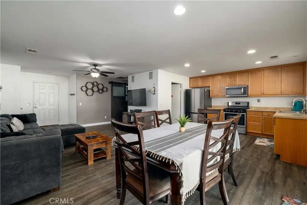 3079 Avalon, Perris, California 92571 home-pic-8