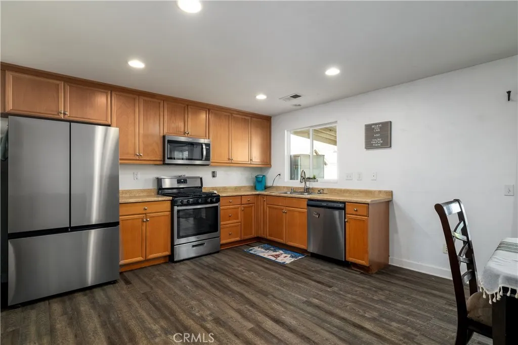 3079 Avalon, Perris, California 92571 home-pic-6