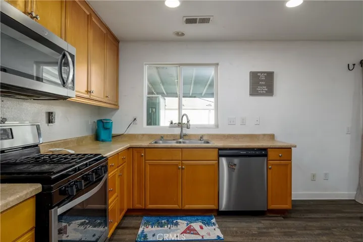3079 Avalon, Perris, California 92571
