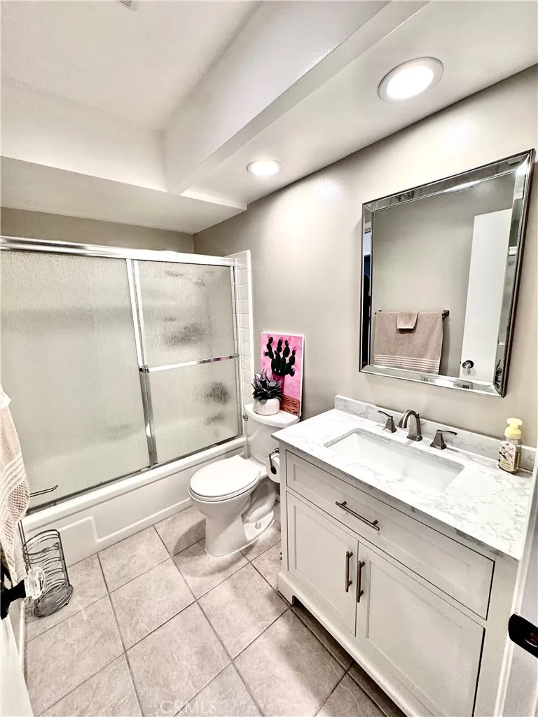 16255 Devonshire 7, Granada Hills, California 91344 home-pic-11