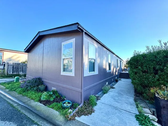 37 Oceanview Avenue, Half Moon Bay, California 94019